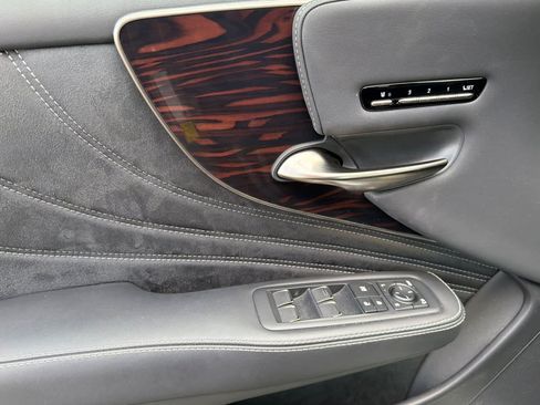 Used 2024 Lexus LS 500 w/ Interior Upgrade Package RWD image 12