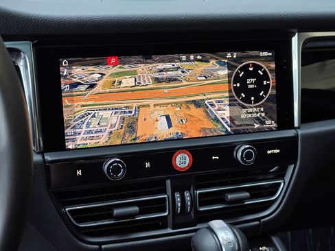 Certified 2025 Porsche Macan Turbo AWD/4WD image 12