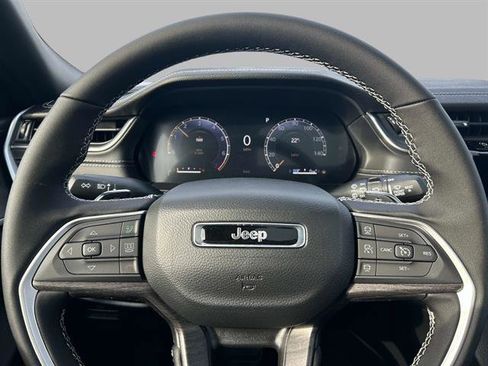 New 2025 Jeep Grand Cherokee L Limited image 8