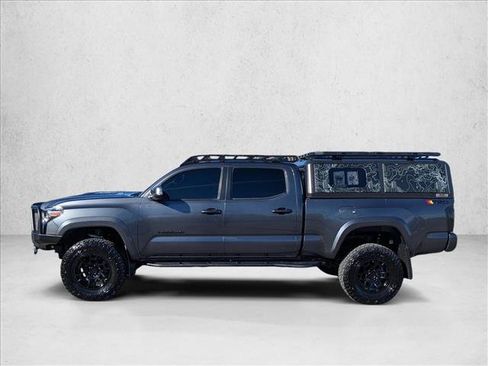 Used 2022 Toyota Tacoma TRD Sport image 9