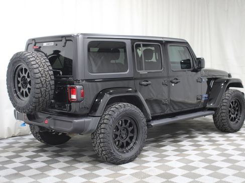 Used 2024 Jeep Wrangler Unlimited image 29