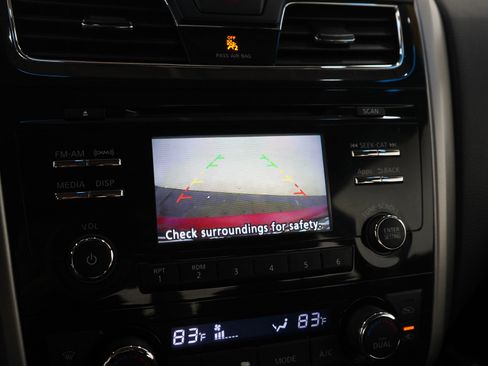 Used 2015 Nissan Altima 2.5 SV FWD image 20