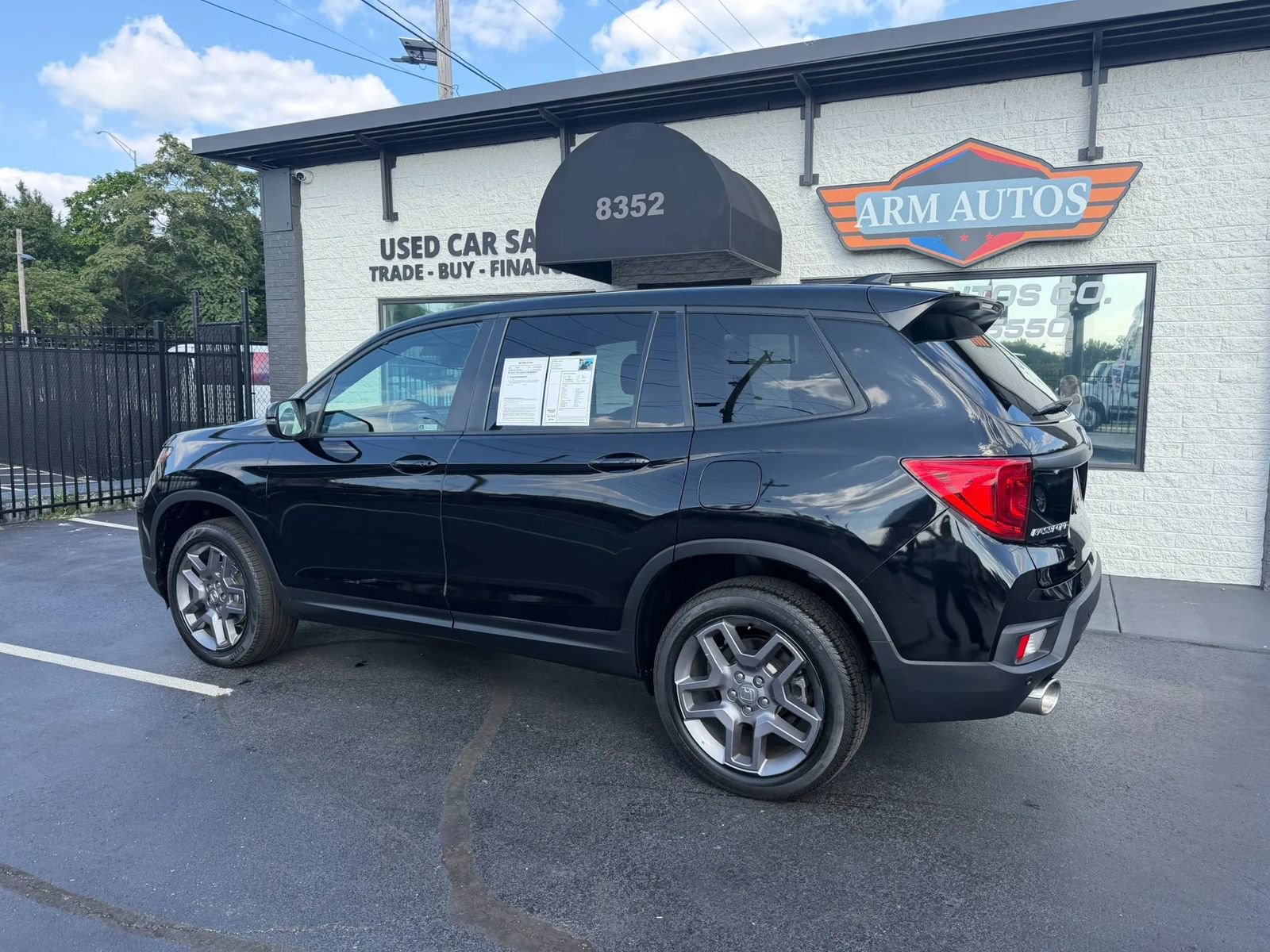 Used 2023 Honda Passport EX-L image 2
