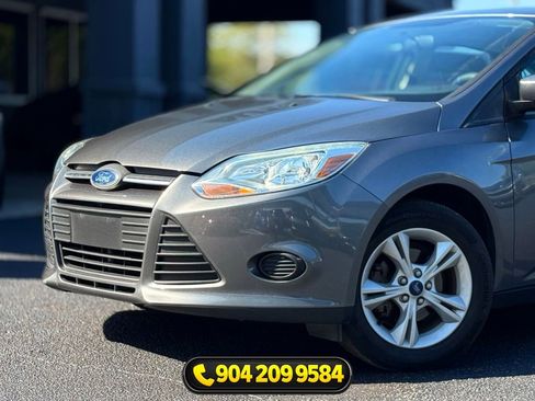 Used 2014 Ford Focus SE FWD image 2