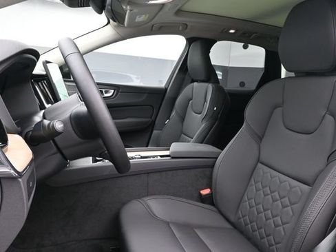 New 2027 Volvo XC60 B5 Plus AWD/4WD image 10