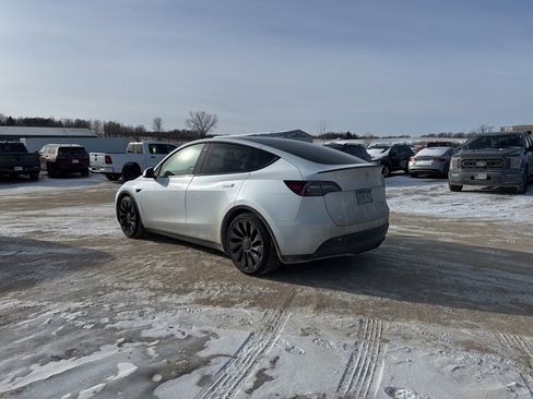 Used 2023 Tesla Model Y Performance image 5
