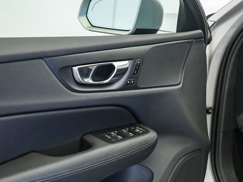 Certified 2025 Volvo V60 B5 Cross Country Plus image 24