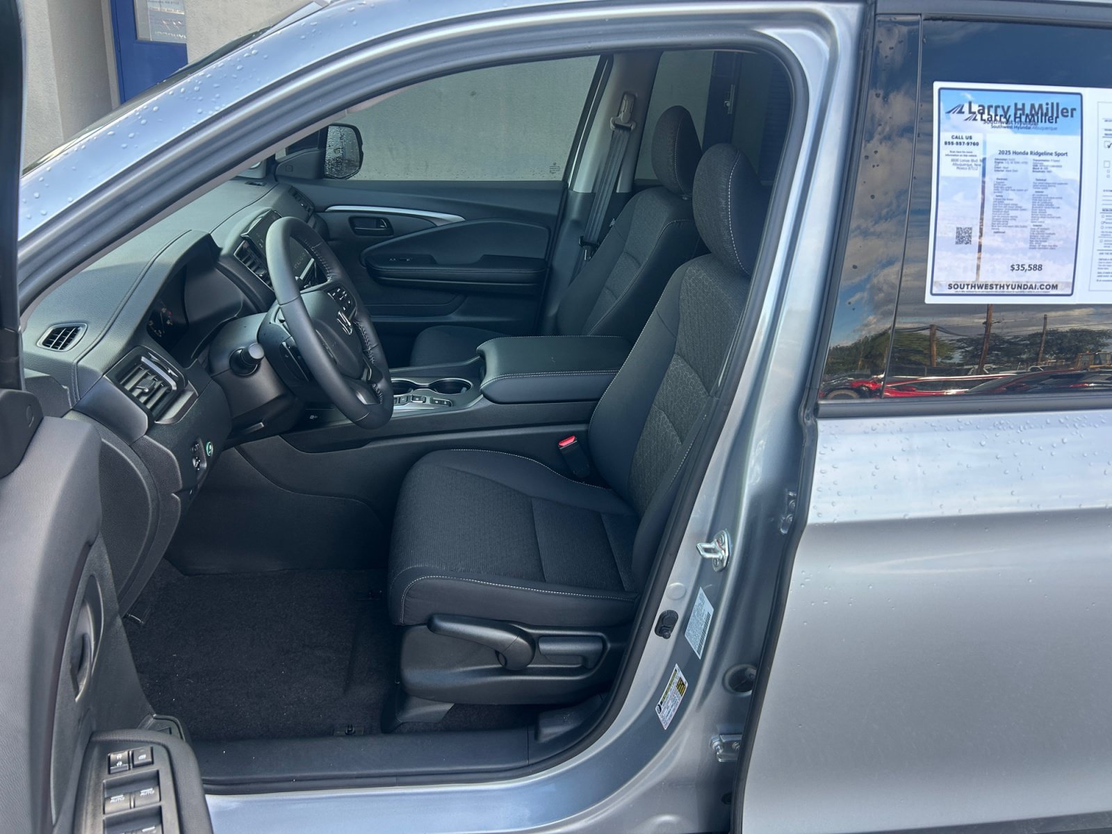 Used 2025 Honda Ridgeline Sport image 13