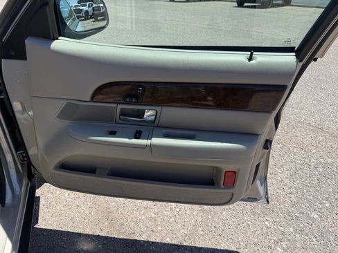 Used 2010 Mercury Grand Marquis LS RWD image 12