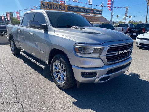 Used 2023 RAM 1500 Laramie AWD/4WD image 3