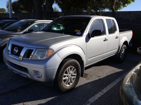 Used 2019 Nissan Frontier SV image 1