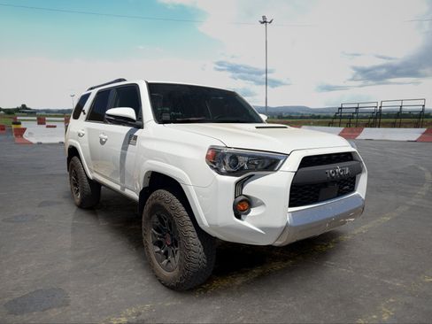 Used 2023 Toyota 4Runner TRD Off-Road Premium w/ Off Road Premium Plus Package AWD/4WD image 2