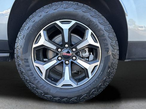 Used 2026 GMC Yukon XL AT4 w/ Premium Trailering Package AWD/4WD image 32