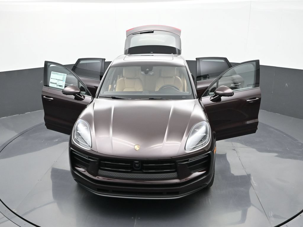 Certified 2026 Porsche Macan AWD/4WD image 36