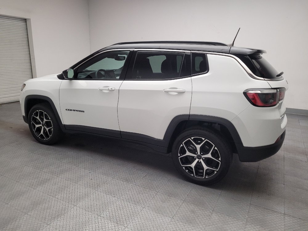 Used 2025 Jeep Compass Limited AWD/4WD image 3