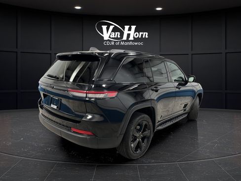 Used 2024 Jeep Grand Cherokee Limited w/ Luxury Tech Group II AWD/4WD image 7