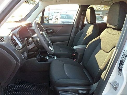 Certified 2023 Jeep Renegade Latitude AWD/4WD image 17