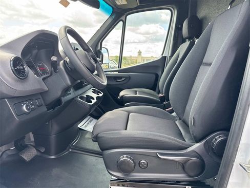 New 2025 Mercedes-Benz Sprinter 2500 image 17
