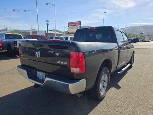 Used 2018 RAM 1500 Classic SLT AWD/4WD image 3