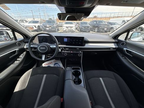 Used 2025 Hyundai Sonata SEL FWD image 12