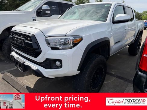 Used 2019 Toyota Tacoma TRD Off-Road w/ Technology Package AWD/4WD image 1