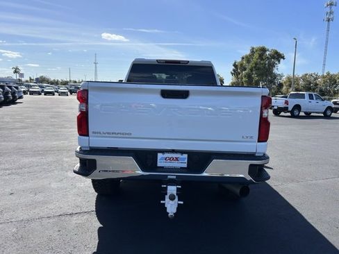 Used 2023 Chevrolet Silverado 2500 LTZ image 5