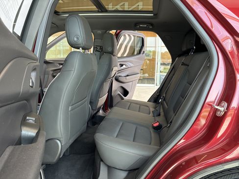 Used 2022 Chevrolet TrailBlazer RS w/ Sun and Liftgate Package AWD/4WD image 11