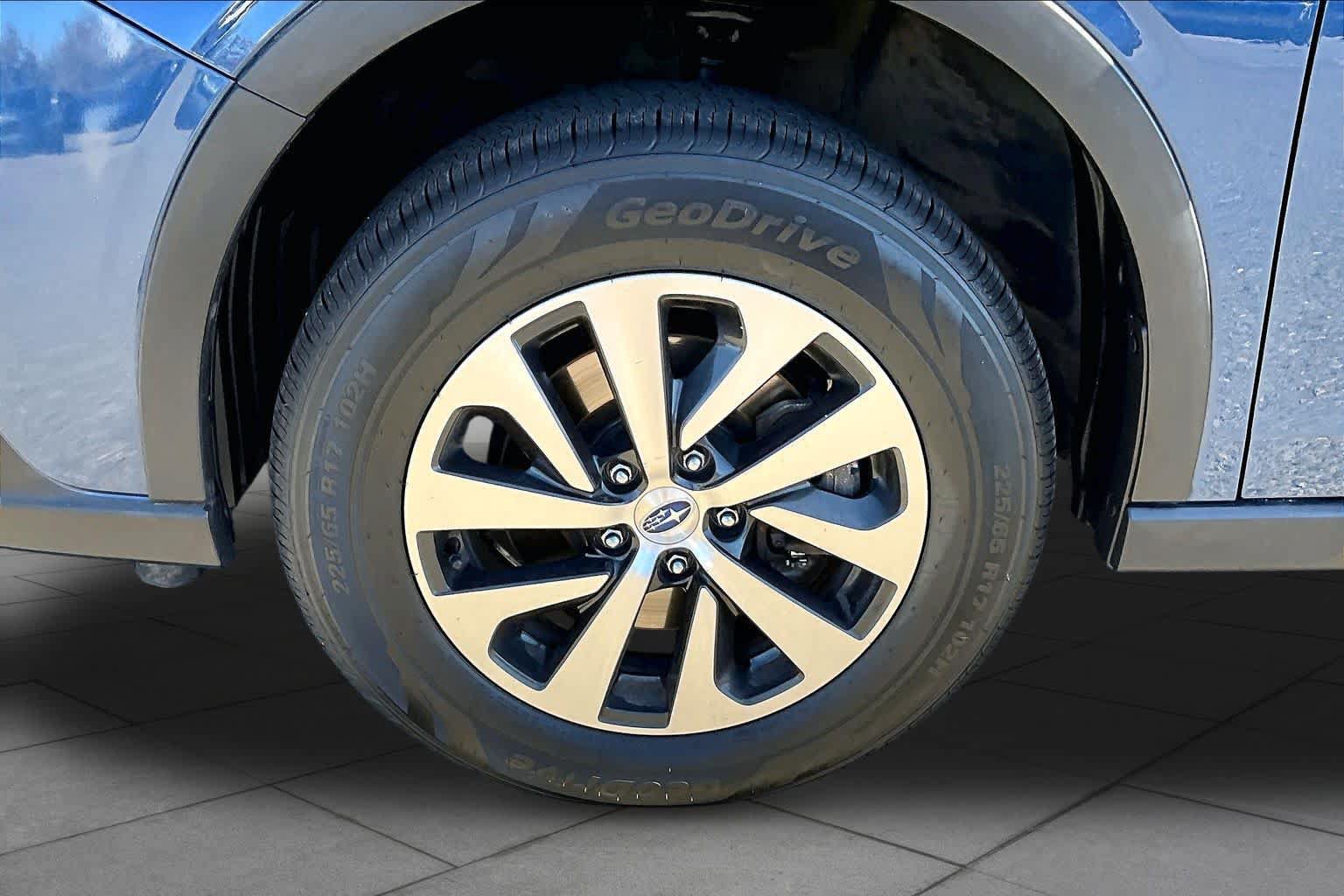 Used 2022 Subaru Outback AWD/4WD image 10