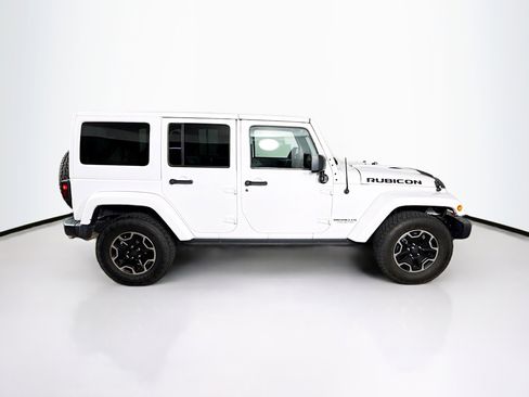 Used 2017 Jeep Wrangler Unlimited Rubicon image 2
