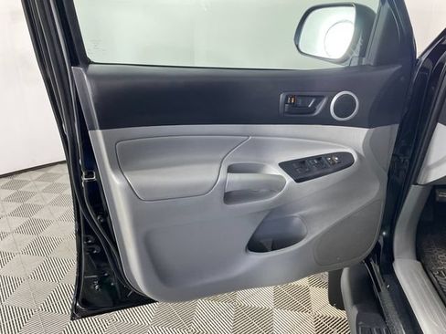 Used 2012 Toyota Tacoma PreRunner w/ SR5 Pkg RWD image 16