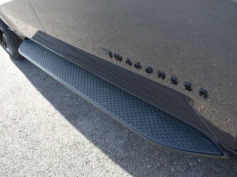 Used 2024 Jeep Wagoneer Series II AWD/4WD image 12