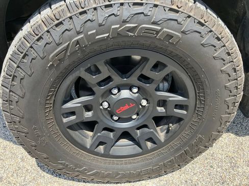 Used 2023 Toyota 4Runner TRD Off-Road Premium w/ Off Road Premium Plus Package AWD/4WD image 9