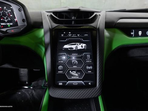 Used 2024 Lamborghini Revuelto image 24