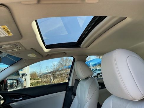 Used 2022 Honda Insight Touring image 9