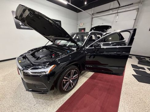 Used 2019 Volvo XC60 T5 Momentum w/ Multimedia Package AWD/4WD image 51