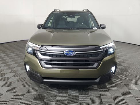 Used 2025 Subaru Forester Premium image 9