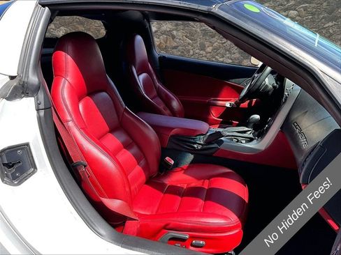 Used 2006 Chevrolet Corvette Coupe w/ Preferred Equipment Group RWD image 7