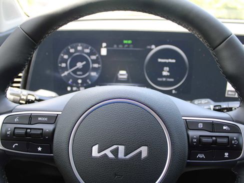 New 2024 Kia Sportage SX image 55