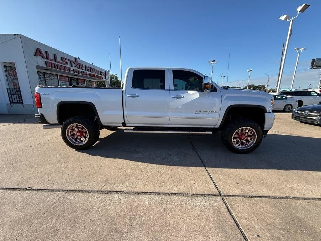 Used 2019 GMC Sierra 2500 Denali w/ Duramax Plus Package AWD/4WD image 8