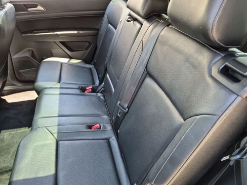 Used 2018 Volkswagen Atlas SEL FWD image 21