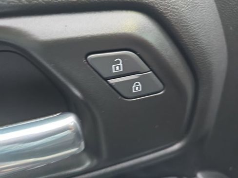 Used 2019 Chevrolet Silverado 1500 Custom Trail Boss w/ Custom Convenience Package image 15