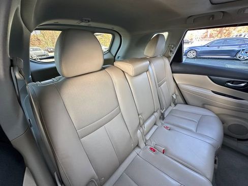 Used 2015 Nissan Rogue SL w/ SL Premium Package image 36