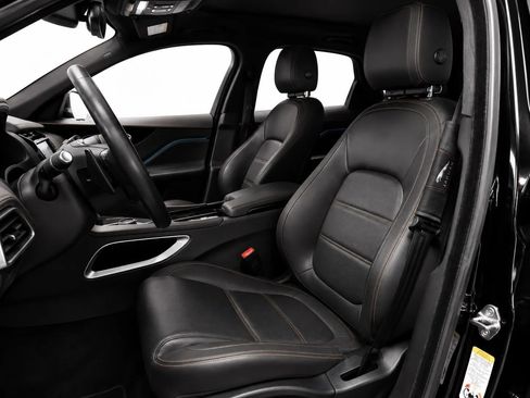 Used 2019 Jaguar F-PACE Prestige AWD/4WD image 8