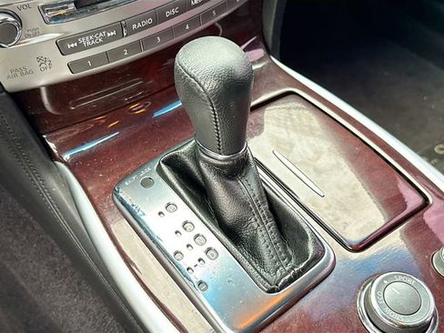 Used 2018 INFINITI Q70 L 3.7 image 19