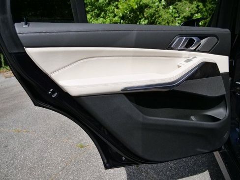 Used 2024 BMW X7 M60i w/ Executive Package AWD/4WD image 43