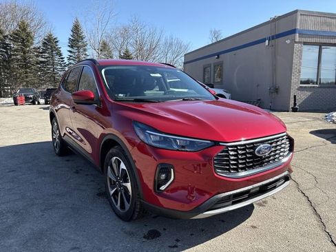 Certified 2023 Ford Escape Platinum w/ Class II Trailer Tow Package image 2