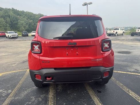 Used 2016 Jeep Renegade Trailhawk w/ Premium Trailhawk Package AWD/4WD image 4