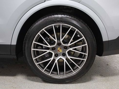 Used 2021 Porsche Cayenne image 39