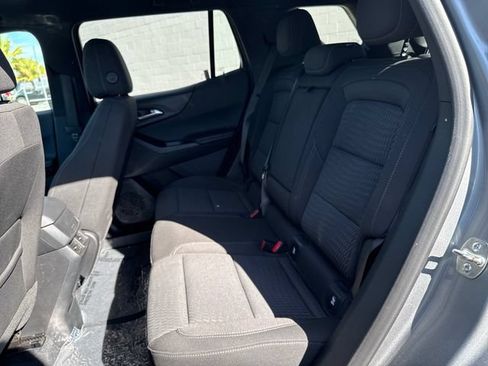 Used 2025 Chevrolet Equinox LT FWD image 27