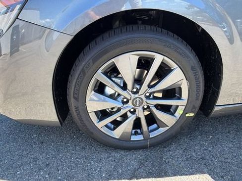 New 2026 Nissan Sentra SL w/ Floor Mat Package FWD image 10